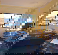 Alpine Resort Motel - Holiday Sunshine Coast