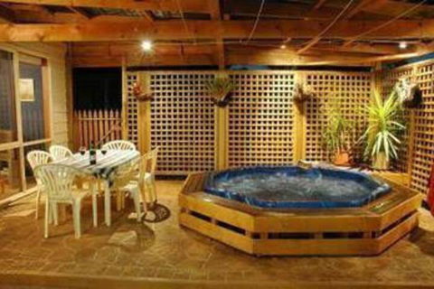 Woodland By The Bay & Puddleduck Cottage - Sunshine Coast Tourism 2