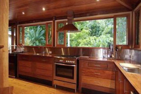 Port Douglas Valley Retreat - Sunshine Coast Tourism 6