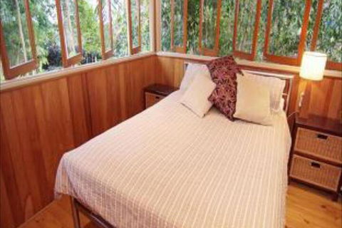 Port Douglas Valley Retreat - Sunshine Coast Tourism 7