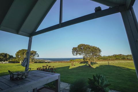 Bear Gully Coastal Cottages - Holiday Sunshine Coast 7