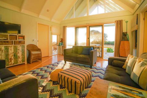 Bear Gully Coastal Cottages - Holiday Sunshine Coast 5