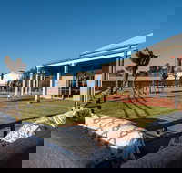 Bowen Inn Motel - Sunshine Coast Tourism