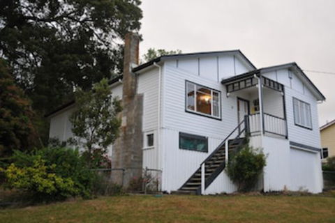 Maydena Chalet - Sunshine Coast Tourism 0