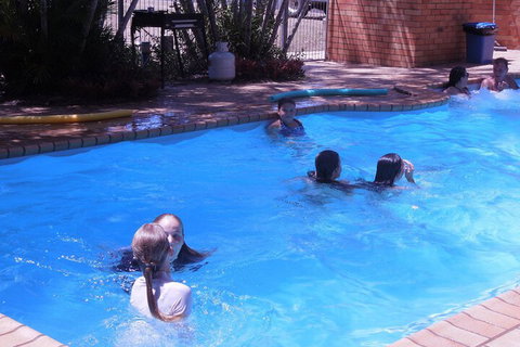 Moore Park Beach Motel - Holiday Sunshine Coast 3