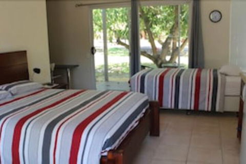 Avocados Accommodation - Holiday Sunshine Coast 1