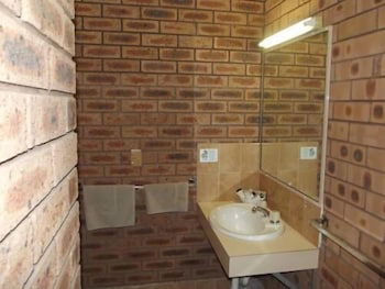 Cobar Town And Country Motor Inn - Sunshine Coast Tourism 2