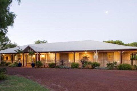 Toby Inlet Bed & Breakfast - Sunshine Coast Tourism 0