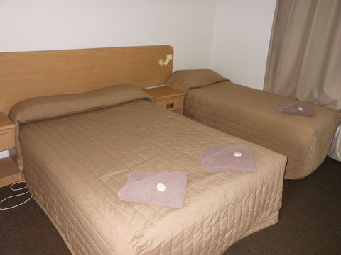 Parkway Motel - Holiday Sunshine Coast 4