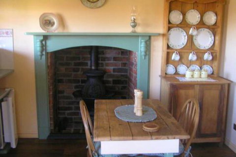 Valleyfield Cottage - Sunshine Coast Tourism 5