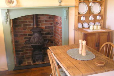 Valleyfield Cottage - Sunshine Coast Tourism 1