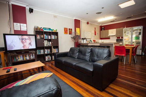 Manly Harbour Backpackers - Holiday Sunshine Coast 7