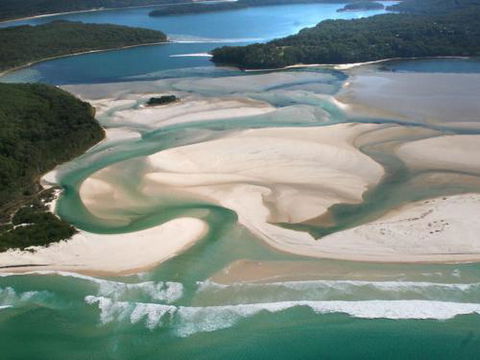 Smiths Lake House - Sunshine Coast Tourism 6