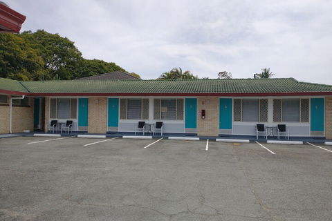 Aspley Sunset Motel - Holiday Sunshine Coast 1