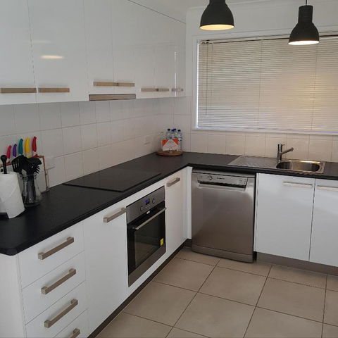 At Home Apartments - Holiday Sunshine Coast 1