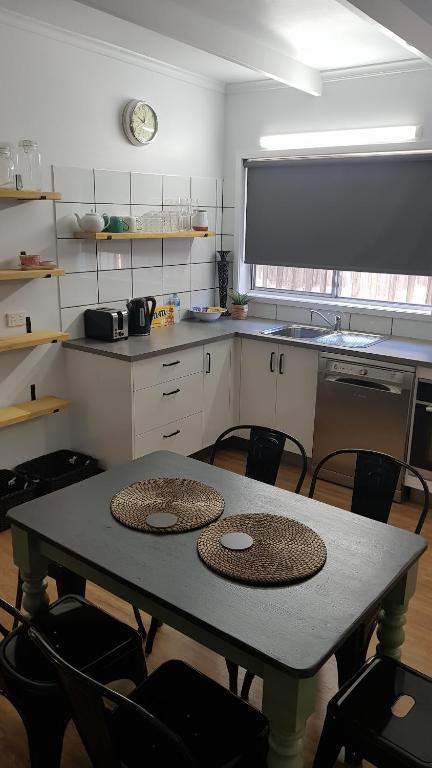 At Home Apartments - Holiday Sunshine Coast 5