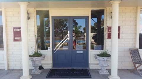 Ceduna East West Motel - Holiday Sunshine Coast 6