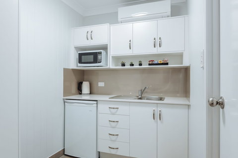 Raintree Motel Biloela - Sunshine Coast Tourism 1