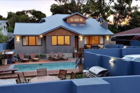 Waikiki Beach Bed & Breakfast - Sunshine Coast Tourism 0