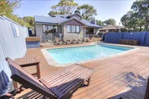 Waikiki Beach Bed & Breakfast - Sunshine Coast Tourism 3