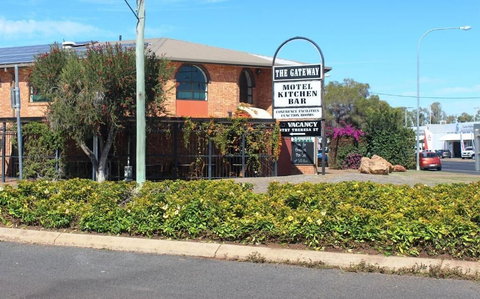 Emerald Western Gateway Motel - Sunshine Coast Tourism 3