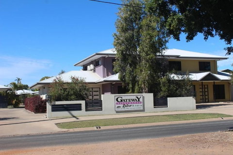 Emerald Western Gateway Motel - Sunshine Coast Tourism 0