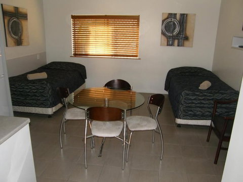 Emerald Western Gateway Motel - Sunshine Coast Tourism 6