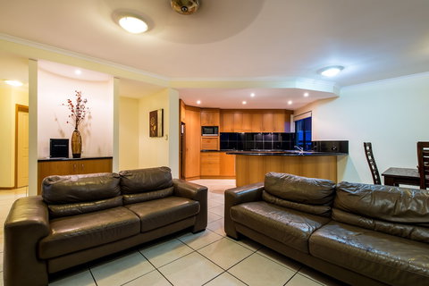 Waves - Sunshine Coast Tourism 3