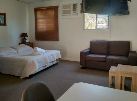 Ironbark Inn - Sunshine Coast Tourism 3