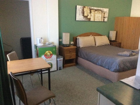 The New Whyalla Hotel - Holiday Sunshine Coast 6