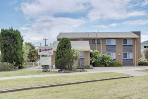 Sandpiper Holiday Apartments - Sunshine Coast Tourism 0