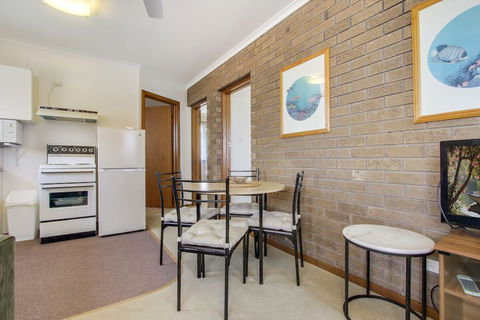 Sandpiper Holiday Apartments - Sunshine Coast Tourism 4