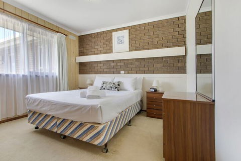 Sandpiper Holiday Apartments - Sunshine Coast Tourism 6