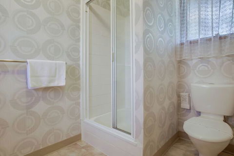 Sandpiper Holiday Apartments - Sunshine Coast Tourism 1