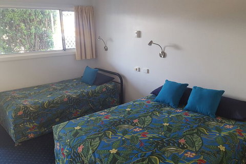Fourth Avenue Motor Inn - Sunshine Coast Tourism 6