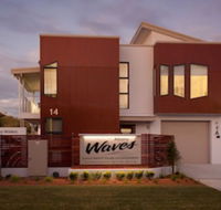 Albany Waves - Holiday Sunshine Coast