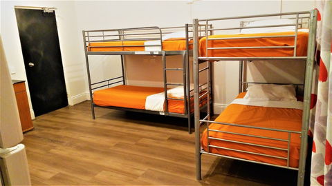 Asylum Sydney Backpackers Hostel - Holiday Sunshine Coast 4