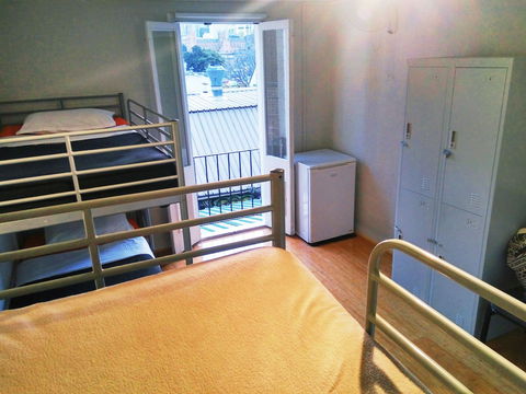 Asylum Sydney Backpackers Hostel - Holiday Sunshine Coast 6