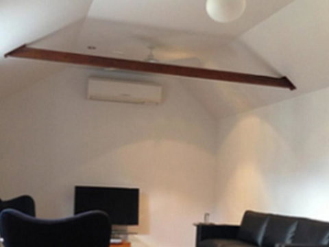 The Close Cottage Morpeth - Holiday Sunshine Coast 1