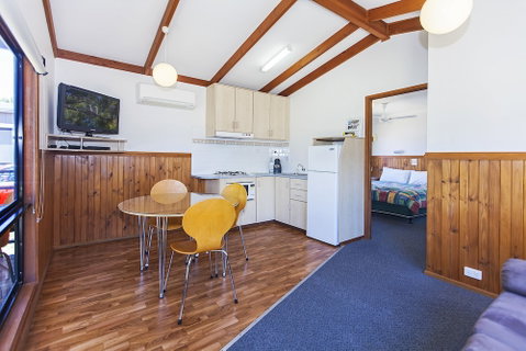 Naracoorte Holiday Park - Sunshine Coast Tourism 6