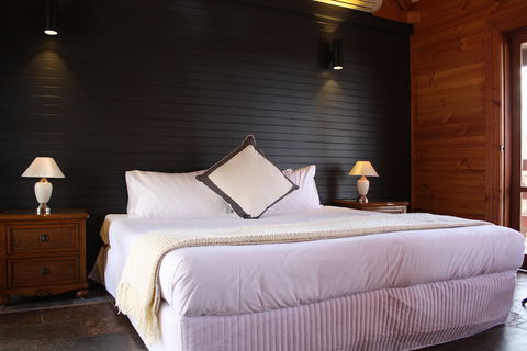 Warrenmang Winery & Resort - Holiday Sunshine Coast 5
