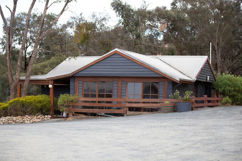 Warrenmang Winery & Resort - Holiday Sunshine Coast 4