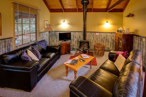 Trawool Cottages & Farmstay - Holiday Sunshine Coast 3