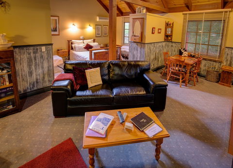 Trawool Cottages & Farmstay - Holiday Sunshine Coast 5