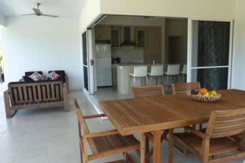 4 Cascade House Luxury Holiday Home - Sunshine Coast Tourism 5