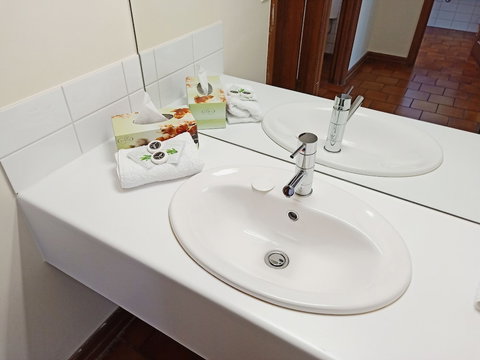 Glen Inn - Sunshine Coast Tourism 5