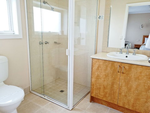 Glen Inn - Sunshine Coast Tourism 3