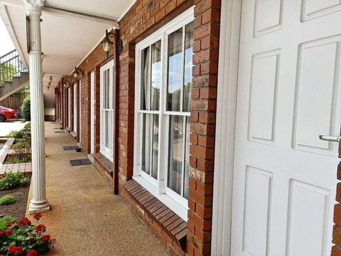 Glen Inn - Sunshine Coast Tourism 1