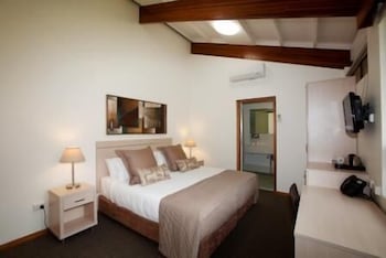Hunter Valley Hotel Academy - Sunshine Coast Tourism 3