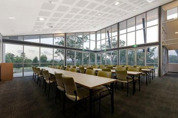 Hunter Valley Hotel Academy - Sunshine Coast Tourism 5